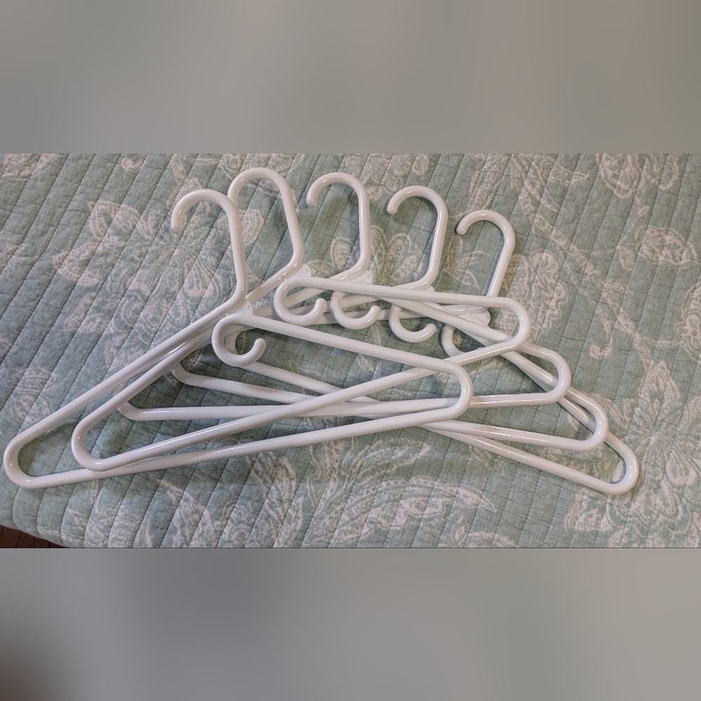 Set of 5 white Heavy Duty Plastic Hangers. Fixed Hooks.